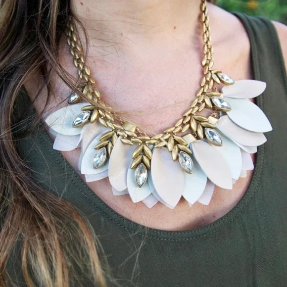 Stella & Dot | Versatile Crystal Encrusted Birdie Feather Statement Neck… - Picture 9 of 16